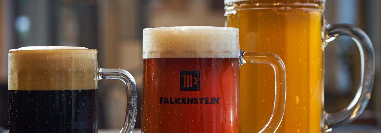 Falkenštejn degustace 2022 03 v kině Varšava