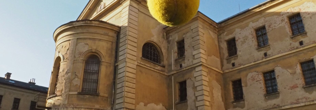 VĚZENÍ DĚJIN - film Kino Varšava